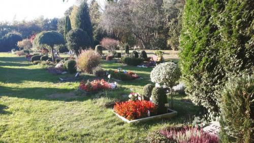 Nördlich von Hamburg rosengarten, tierfriedhof tierkrematorium tierbestattung