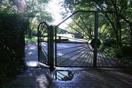 Nördlich von Hamburg rosengarten, tierfriedhof tierkrematorium tierbestattung